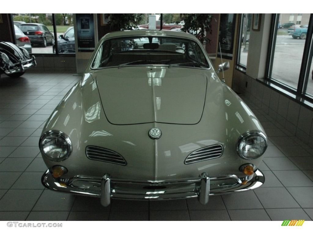 Light Ivory 1969 Volkswagen Karmann Ghia Coupe Exterior Photo #54097696