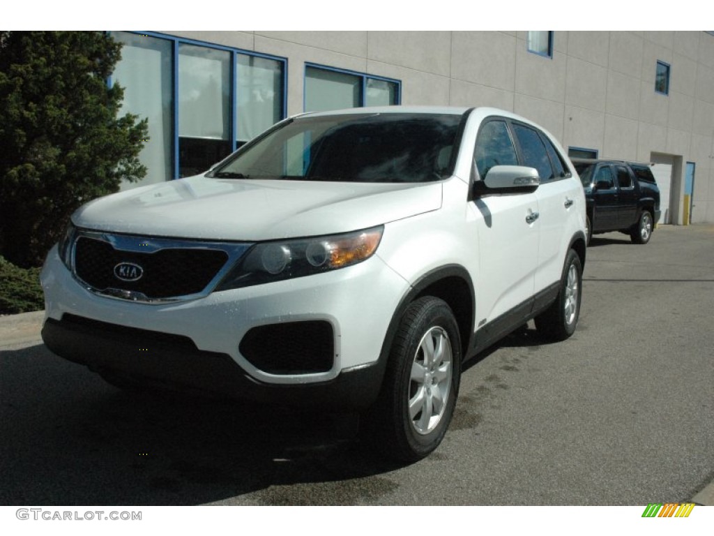 2011 Sorento LX AWD - Snow White Pearl / Beige photo #3