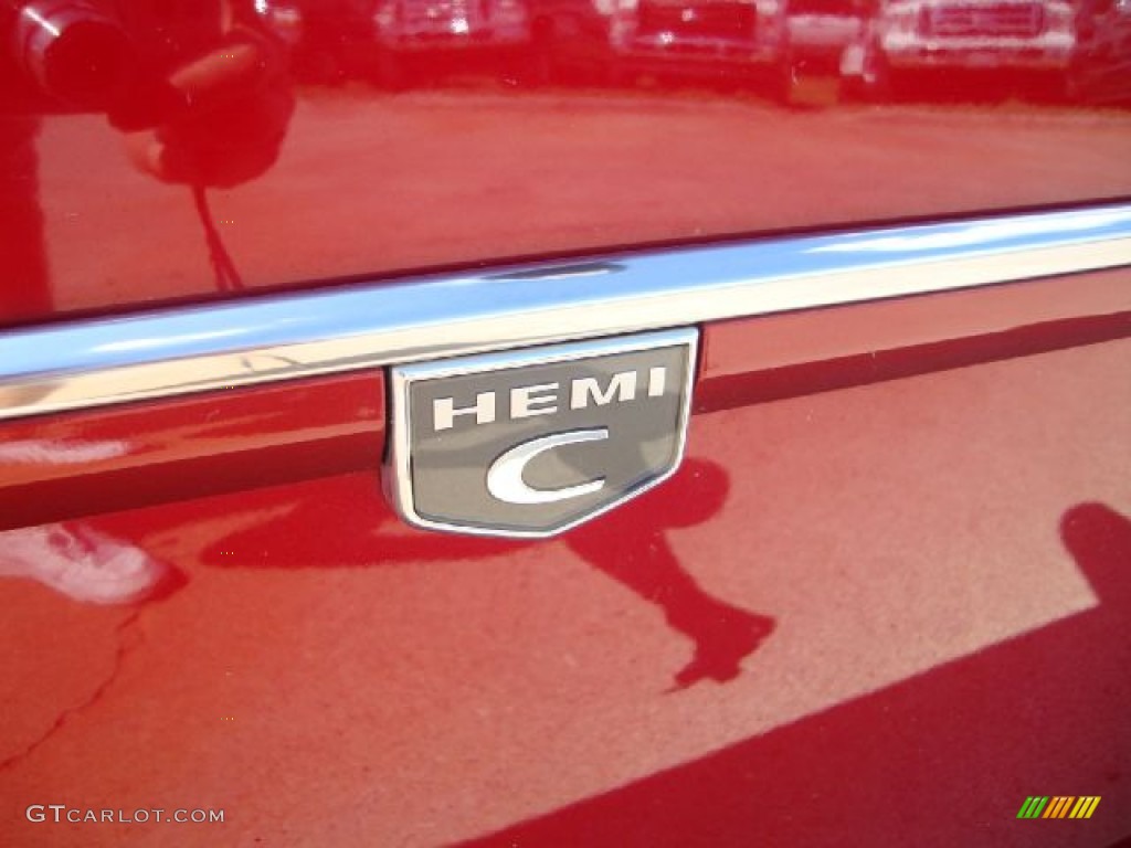 2009 Chrysler 300 C HEMI Marks and Logos Photo #54100443
