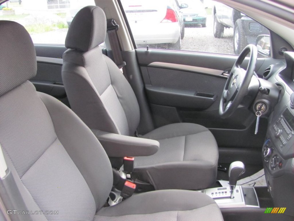 2010 Aveo LT Sedan - Medium Gray / Charcoal photo #16