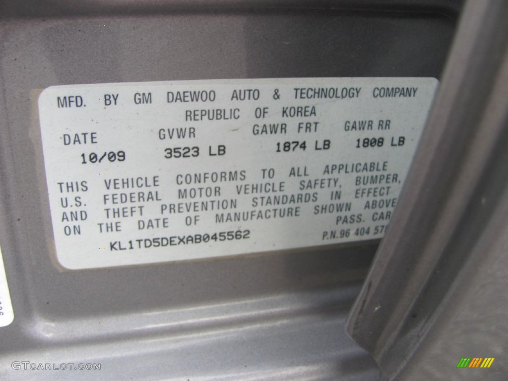 2010 Aveo LT Sedan - Medium Gray / Charcoal photo #19