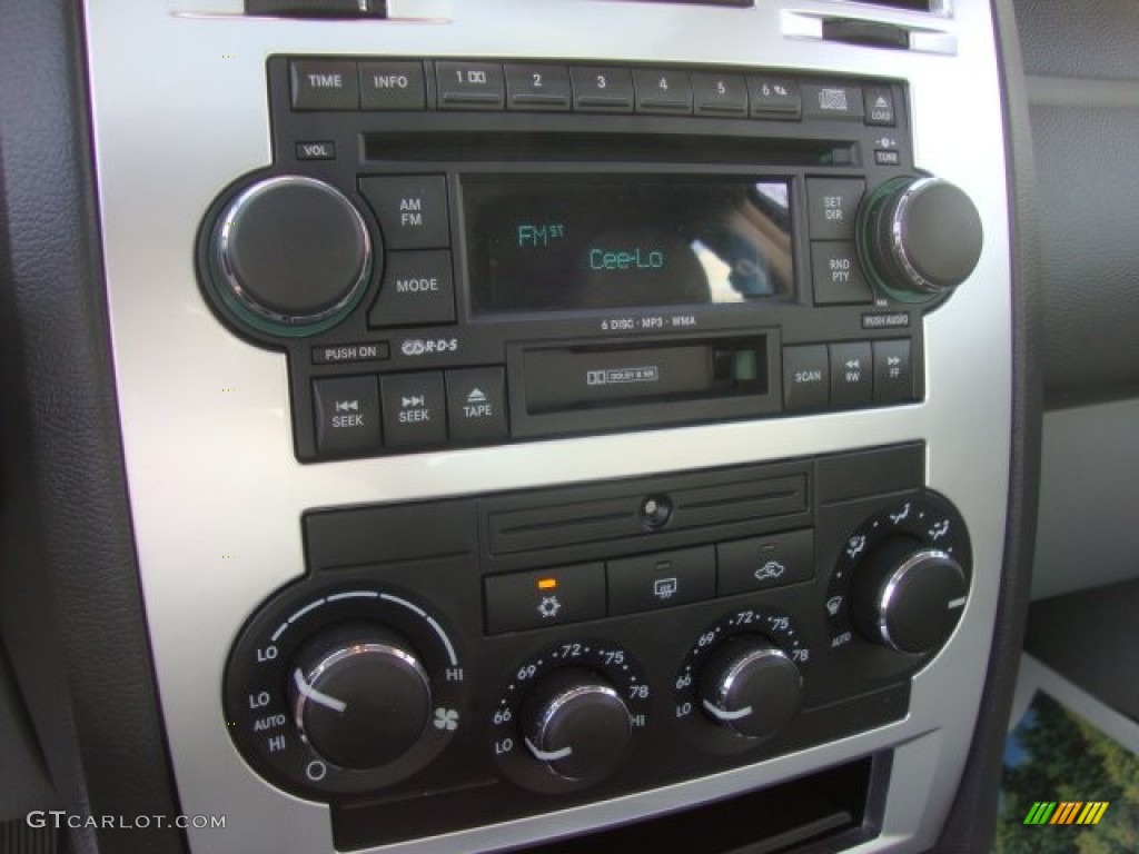 2007 Chrysler 300 C HEMI AWD Audio System Photo #54105711