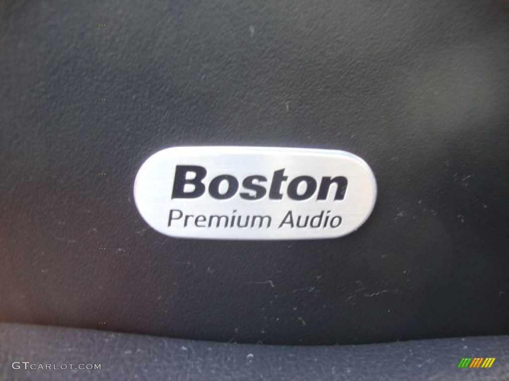 2007 Chrysler 300 C HEMI AWD Audio System Photos