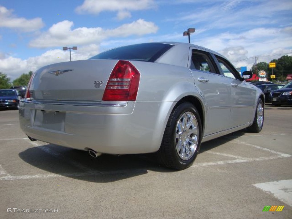 2005 300 C HEMI - Bright Silver Metallic / Dark Slate Gray/Light Graystone photo #3