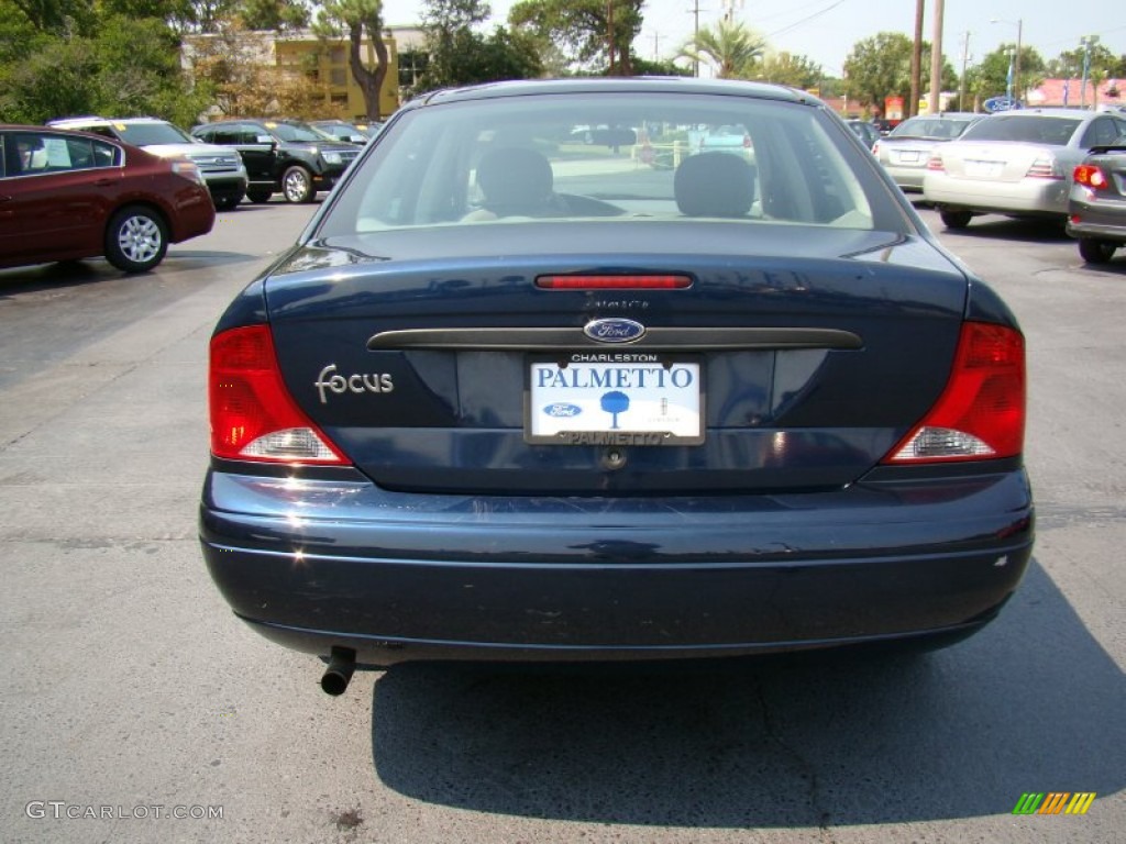 2001 Focus LX Sedan - Twilight Blue Metallic / Medium Graphite Grey photo #7