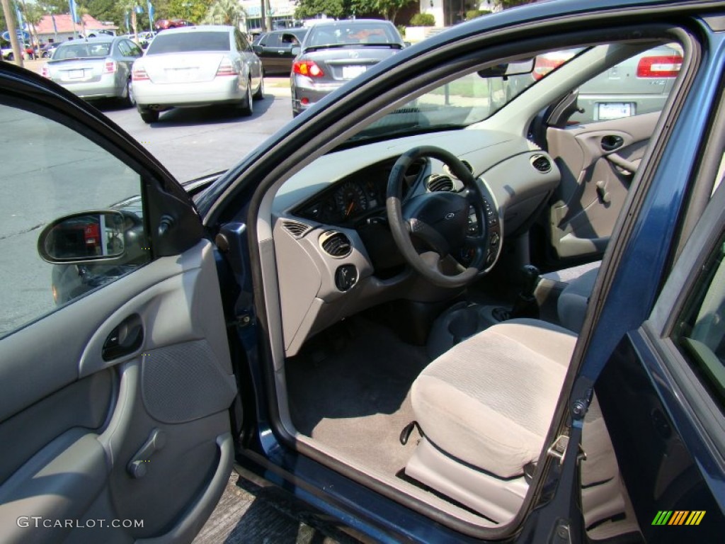2001 Focus LX Sedan - Twilight Blue Metallic / Medium Graphite Grey photo #9