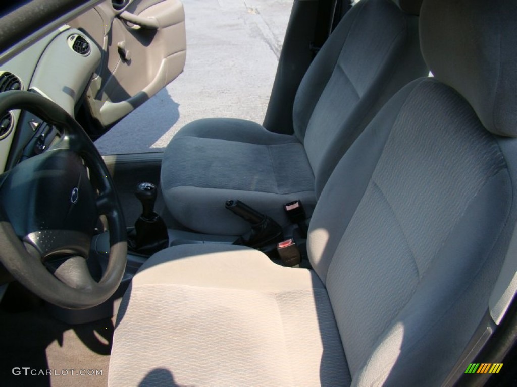 2001 Focus LX Sedan - Twilight Blue Metallic / Medium Graphite Grey photo #10