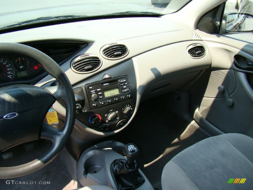 2001 Focus LX Sedan - Twilight Blue Metallic / Medium Graphite Grey photo #17