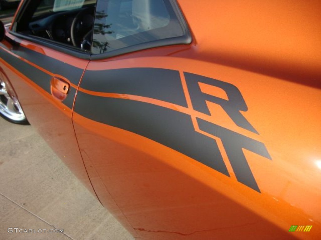 2011 Challenger R/T Classic - Toxic Orange Pearl / Dark Slate Gray photo #36