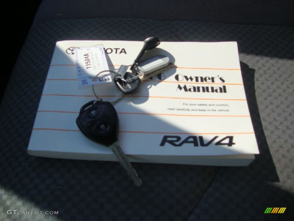 2006 RAV4  - Super White / Ash photo #35