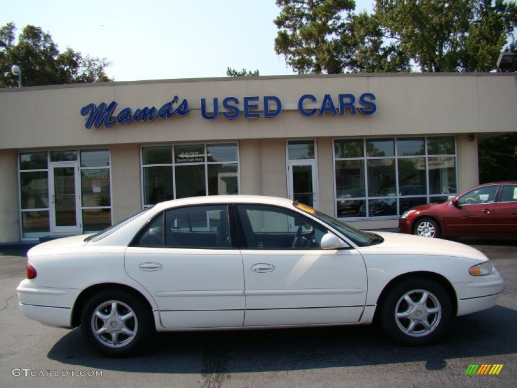 2002 Regal LS - White / Medium Gray photo #1