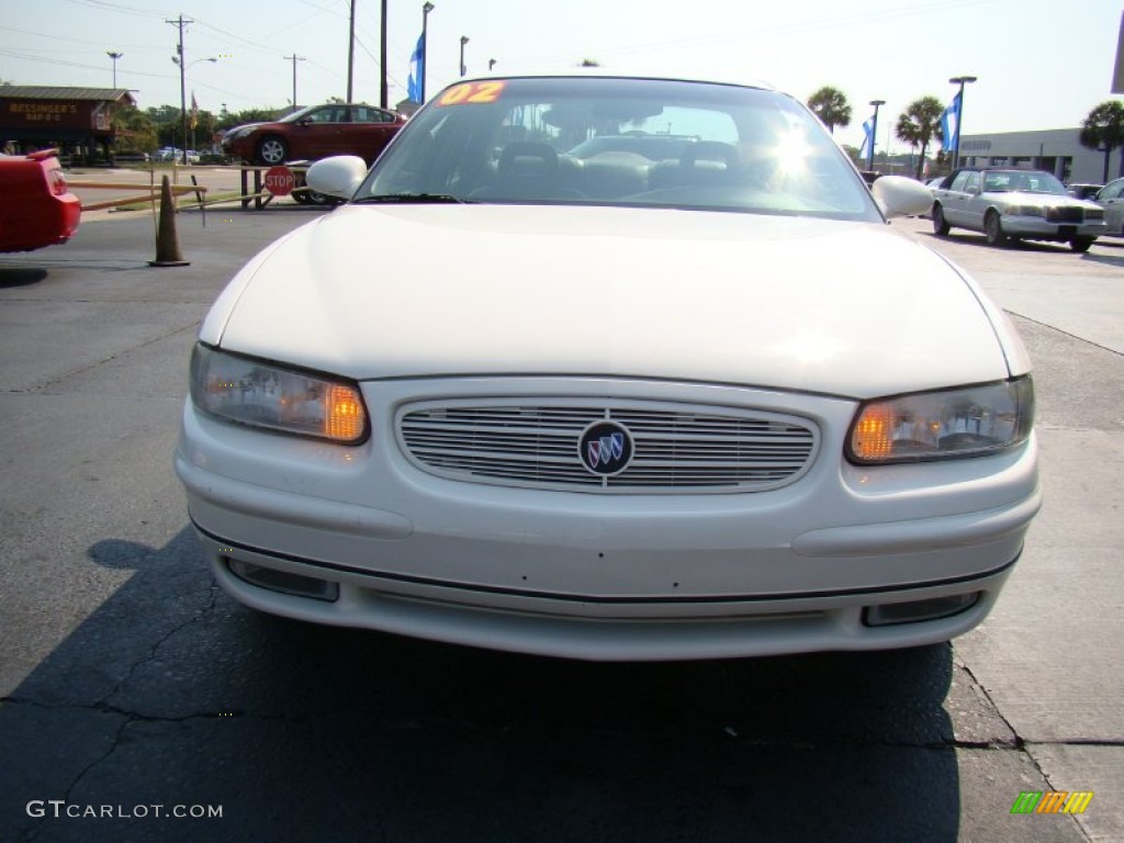 2002 Regal LS - White / Medium Gray photo #3