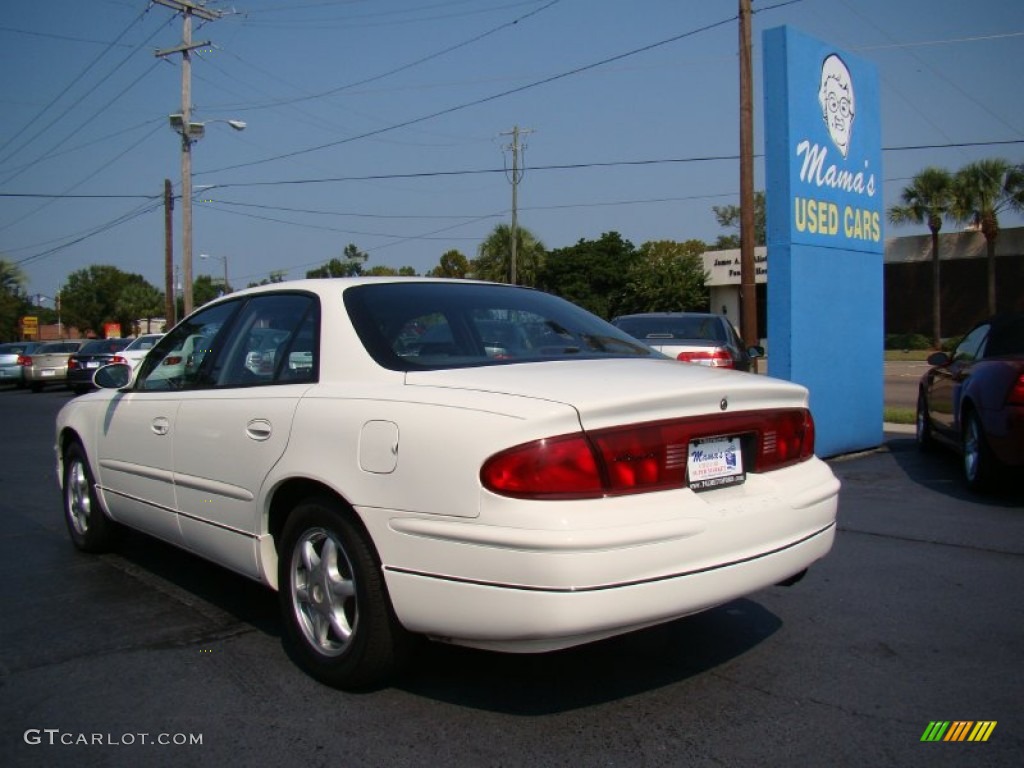 2002 Regal LS - White / Medium Gray photo #6