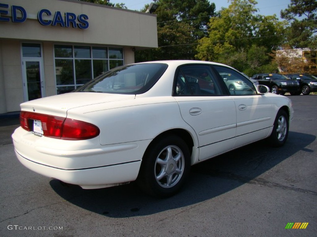 2002 Regal LS - White / Medium Gray photo #8