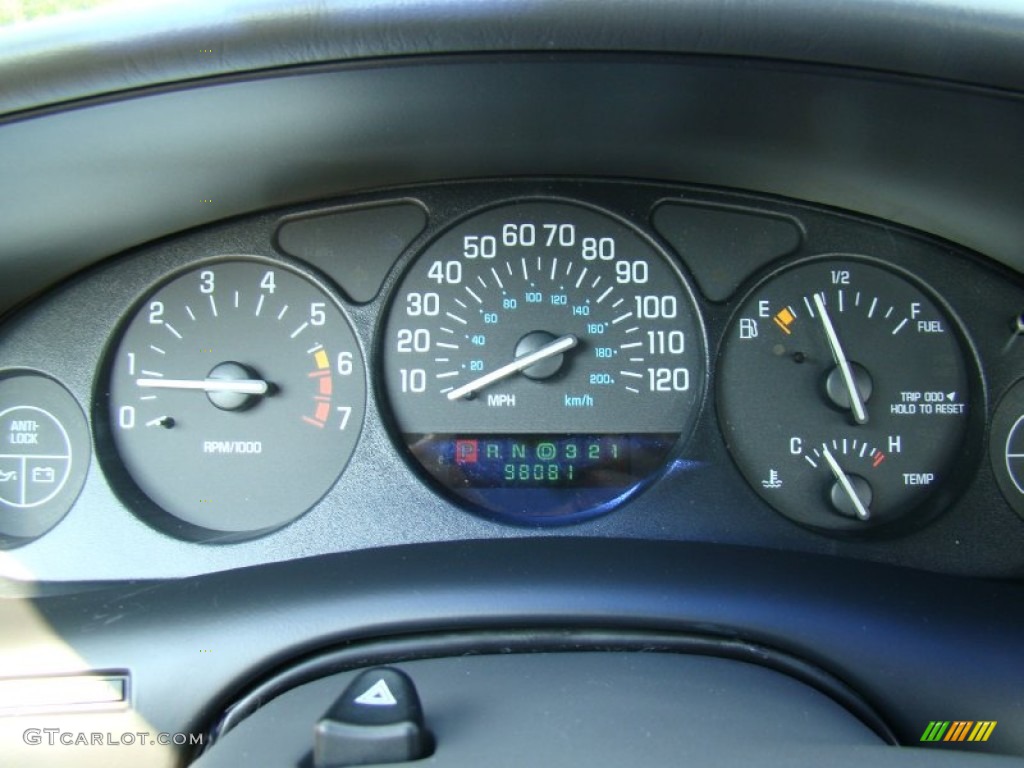 2002 Regal LS - White / Medium Gray photo #26