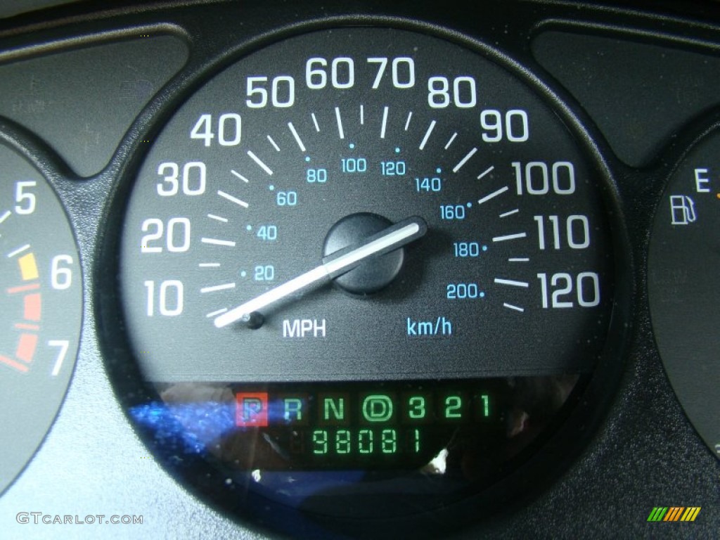 2002 Regal LS - White / Medium Gray photo #27