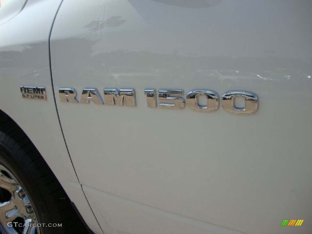 2012 Ram 1500 ST Quad Cab 4x4 - Bright White / Dark Slate Gray/Medium Graystone photo #17