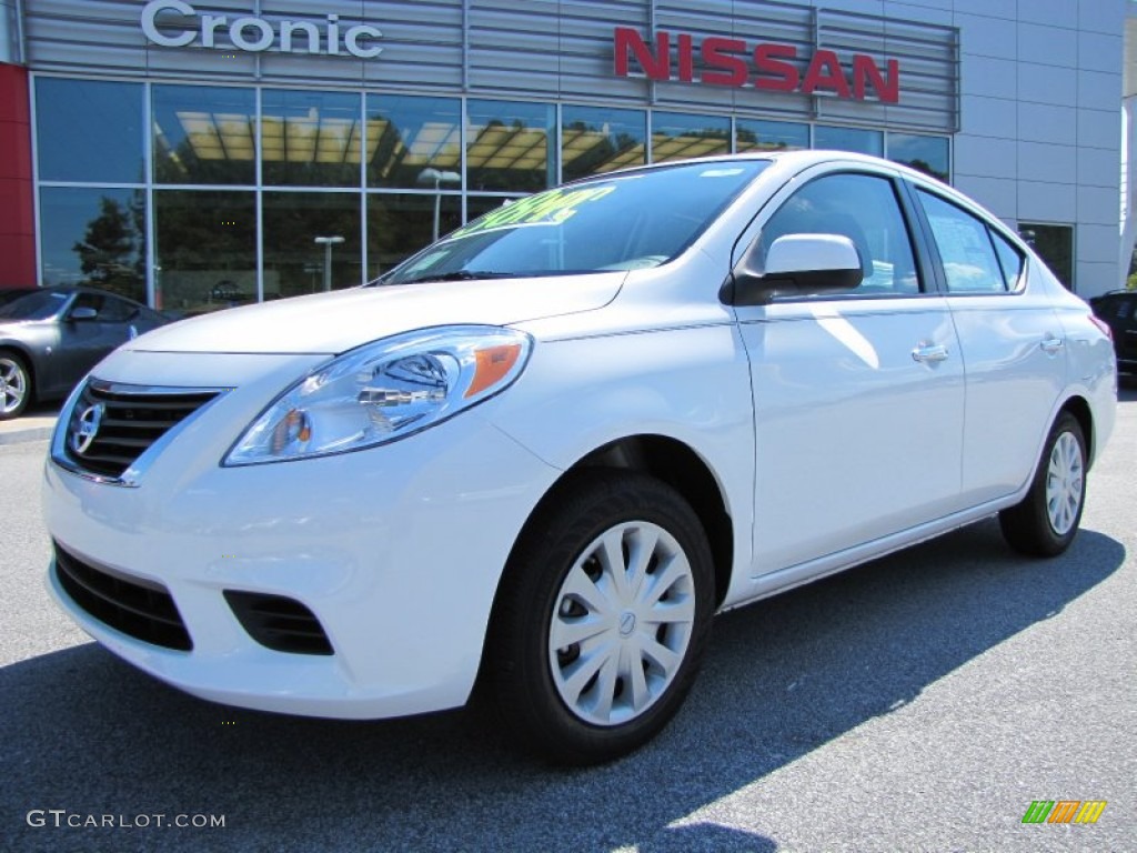 2012 Versa 1.6 SV Sedan - Fresh Powder White / Charcoal photo #1