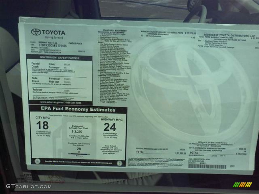 2011 Sienna XLE - Super White / Light Gray photo #6