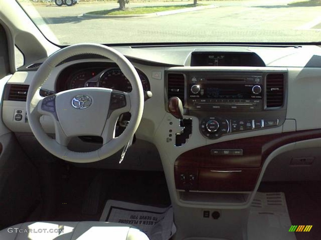 2011 Sienna XLE - Super White / Light Gray photo #7