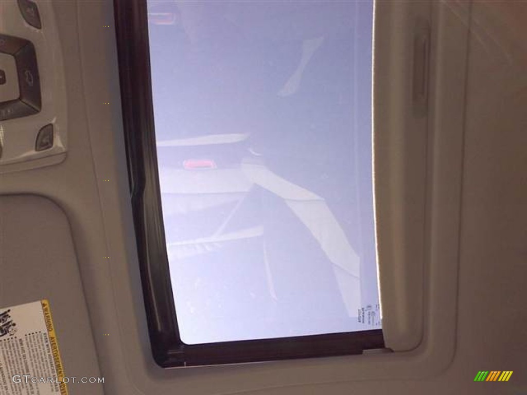 2011 Sienna XLE - Super White / Light Gray photo #10