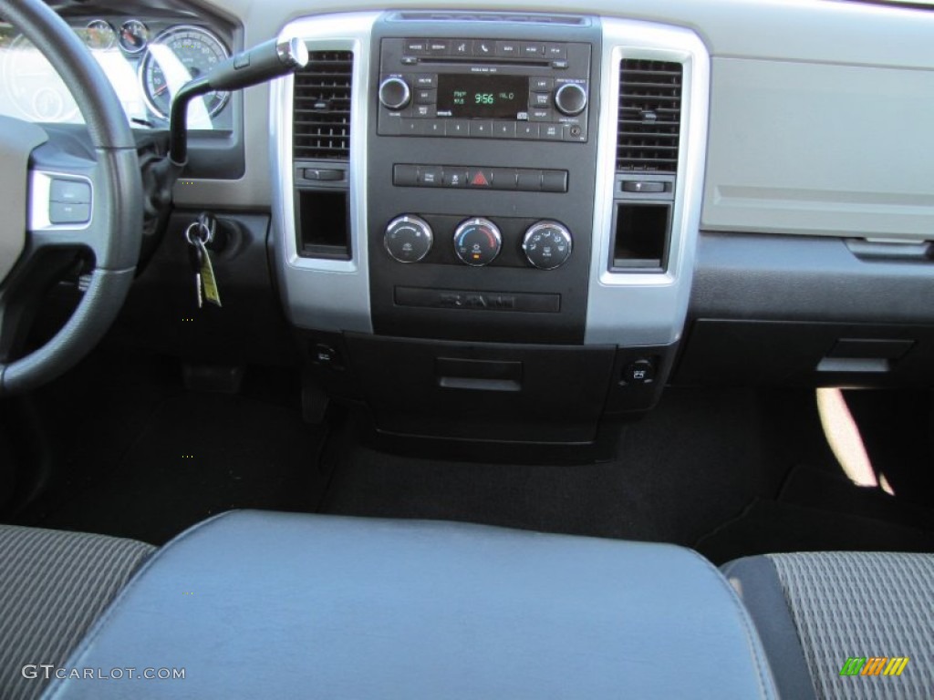 2011 Ram 1500 SLT Quad Cab - Bright Silver Metallic / Dark Slate Gray/Medium Graystone photo #15