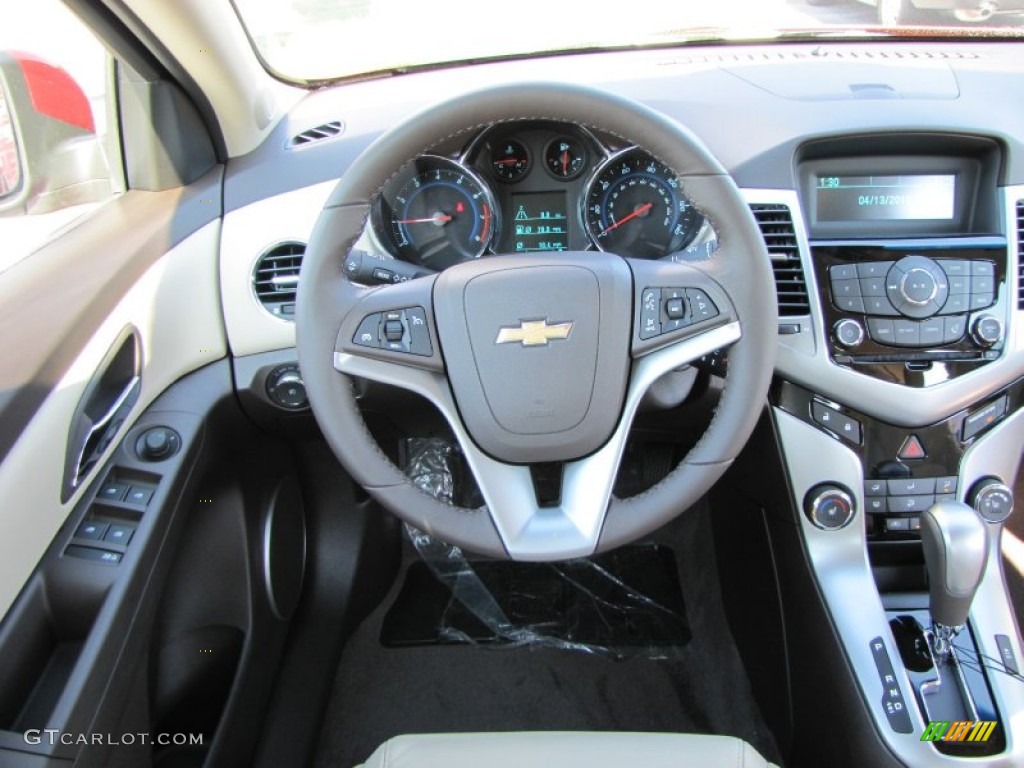 2012 Chevrolet Cruze LT/RS Cocoa/Light Neutral Steering Wheel Photo #54124446