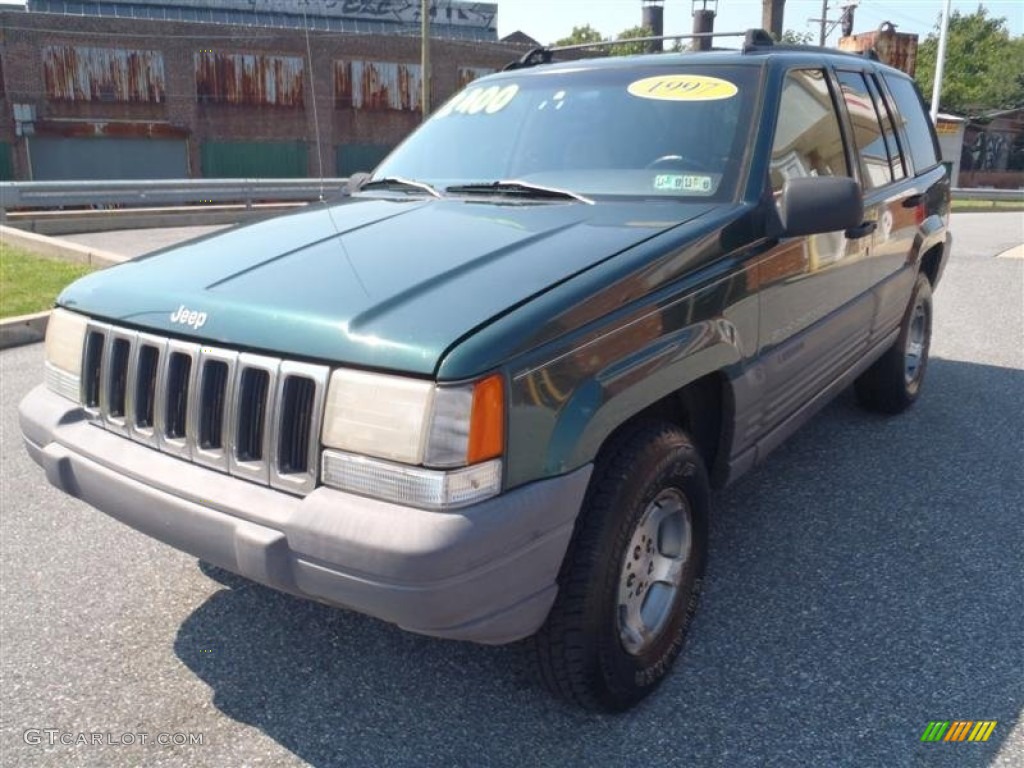 1997 Grand Cherokee Laredo 4x4 - Moss Green Pearl / Camel photo #2