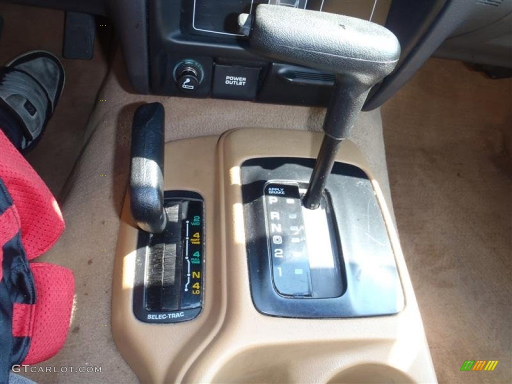 1997 Jeep Grand Cherokee Laredo 4x4 Transmission Photos