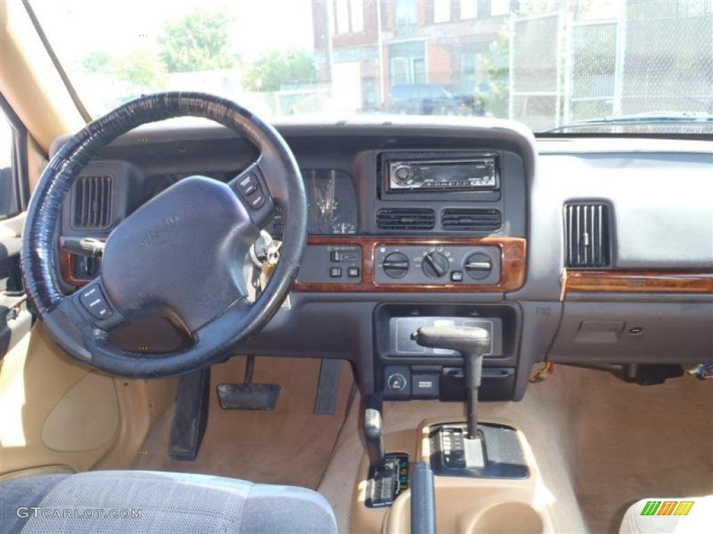 1997 Grand Cherokee Laredo 4x4 - Moss Green Pearl / Camel photo #23