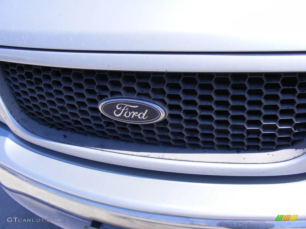 2003 F150 XLT SuperCrew - Silver Metallic / Medium Graphite Grey photo #17