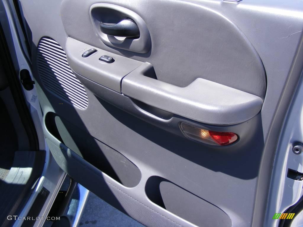2003 F150 XLT SuperCrew - Silver Metallic / Medium Graphite Grey photo #24