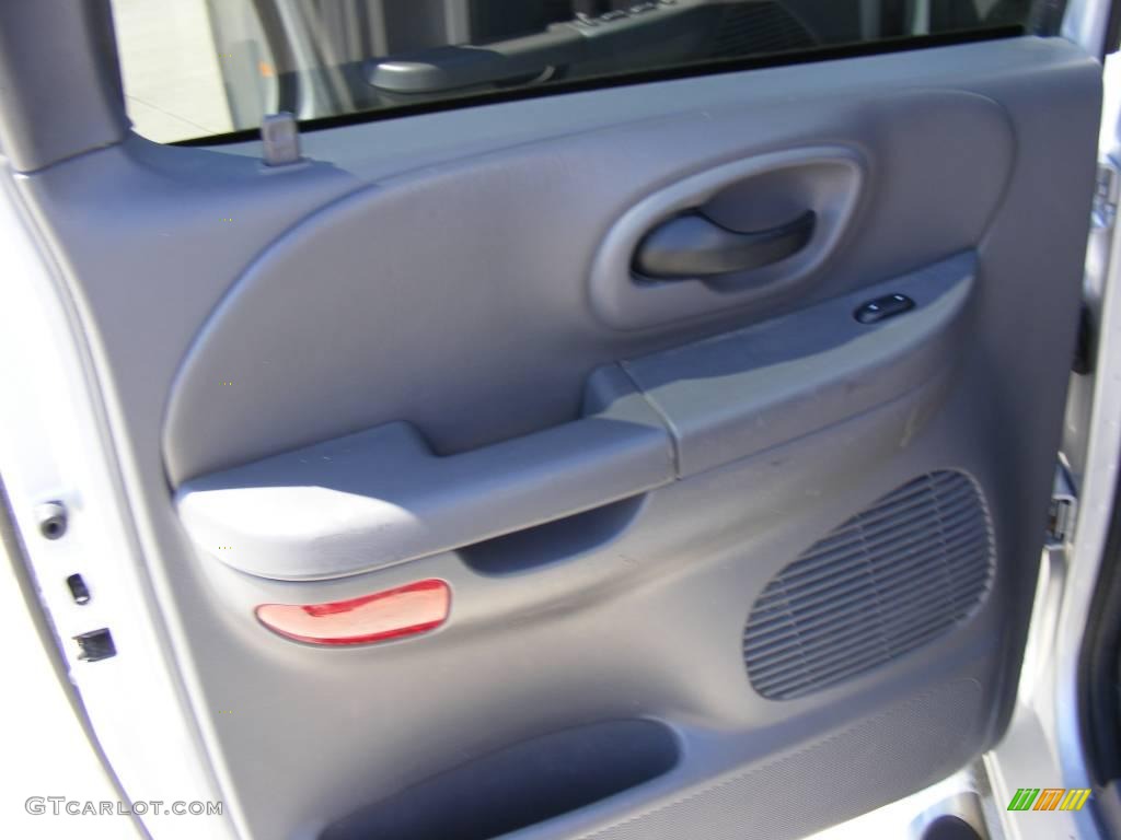 2003 F150 XLT SuperCrew - Silver Metallic / Medium Graphite Grey photo #31