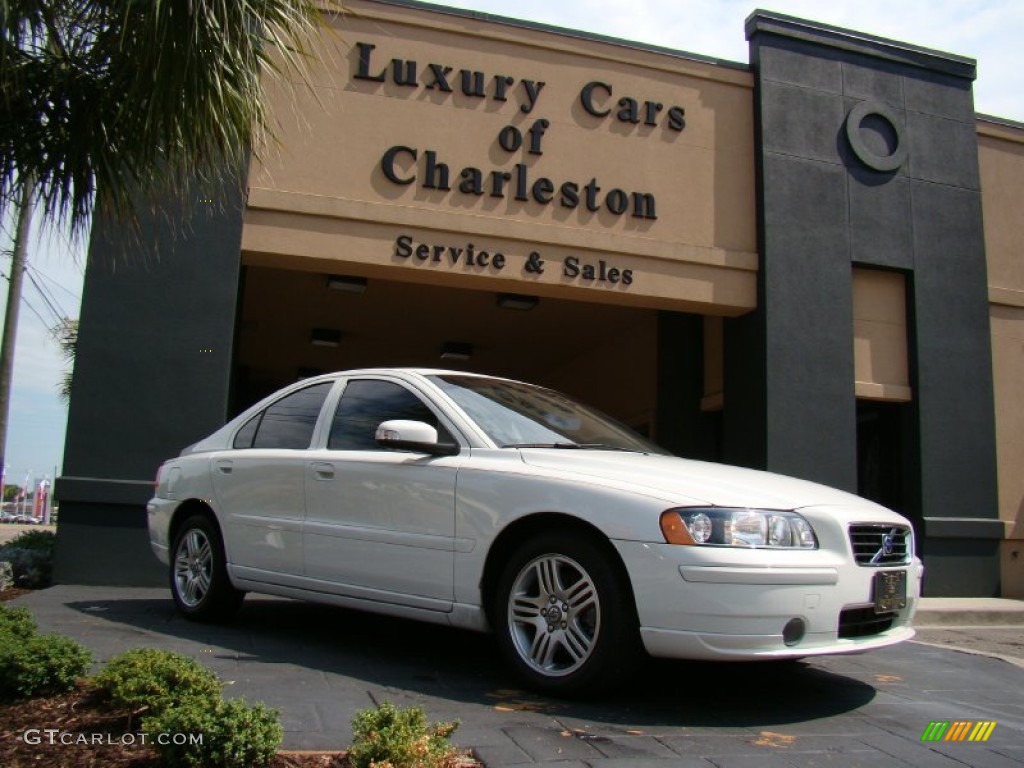 2008 S60 2.5T - Ice White / Taupe photo #1