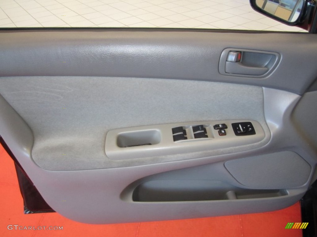 2004 Camry LE V6 - Black / Stone photo #11