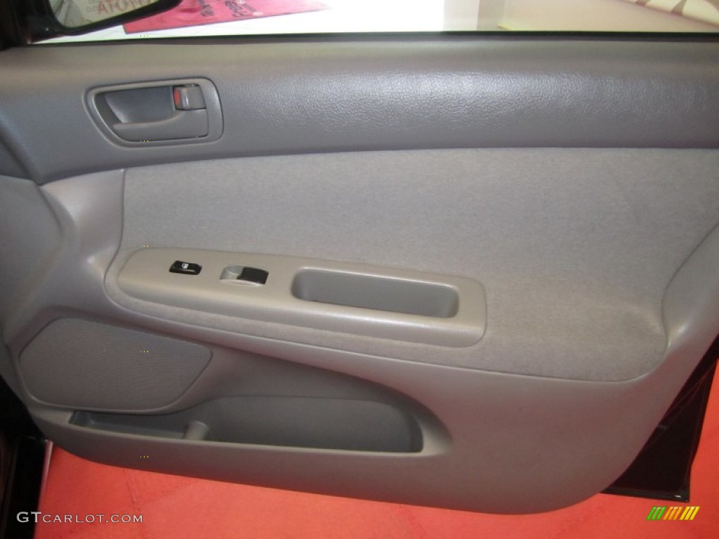 2004 Camry LE V6 - Black / Stone photo #25