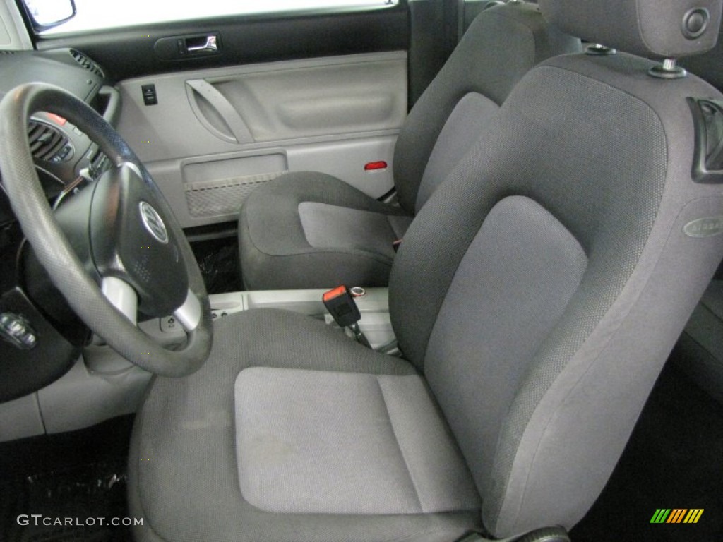 Black Interior 2004 Volkswagen New Beetle GL Coupe Photo #54137112