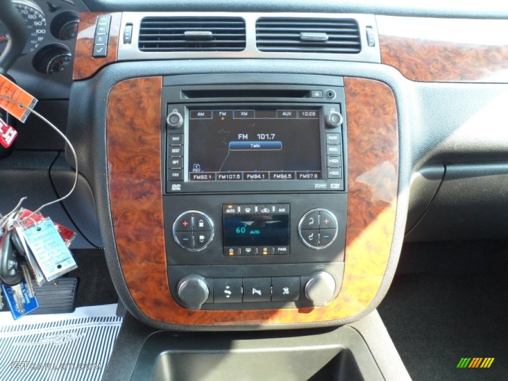 2007 Chevrolet Tahoe LS Controls Photo #54137337