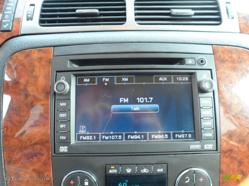 2007 Chevrolet Tahoe LS Controls Photo #54137346