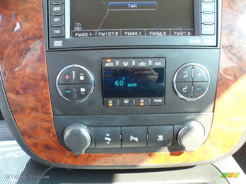 2007 Chevrolet Tahoe LS Controls Photo #54137355