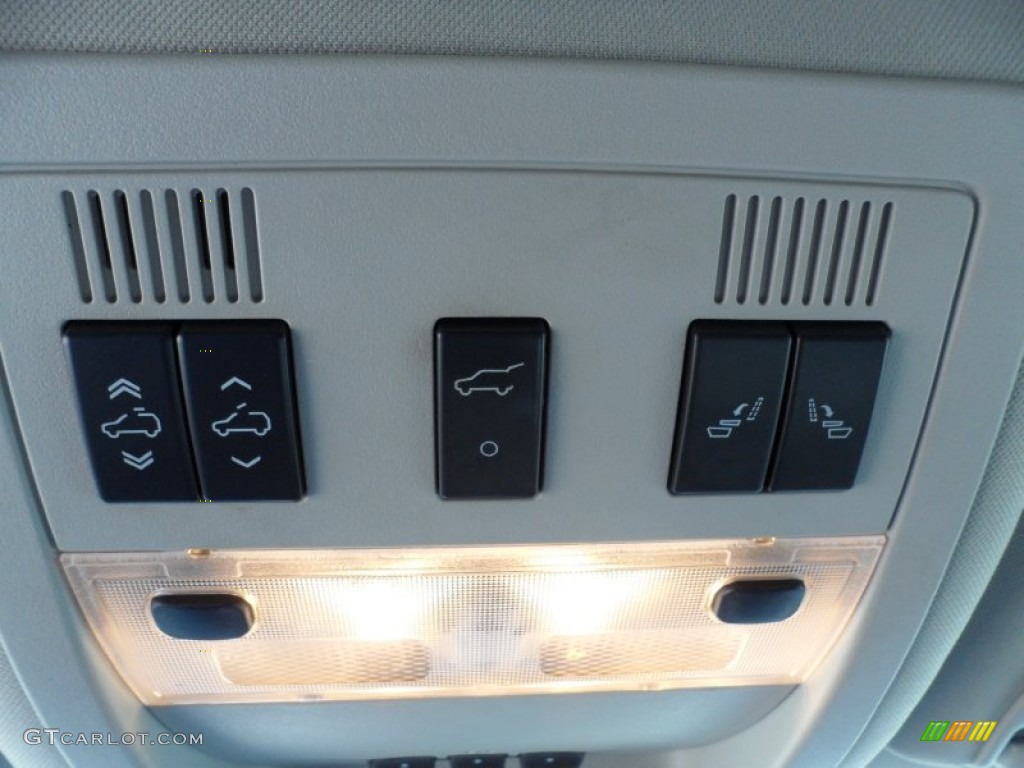 2007 Chevrolet Tahoe LS Controls Photo #54137403