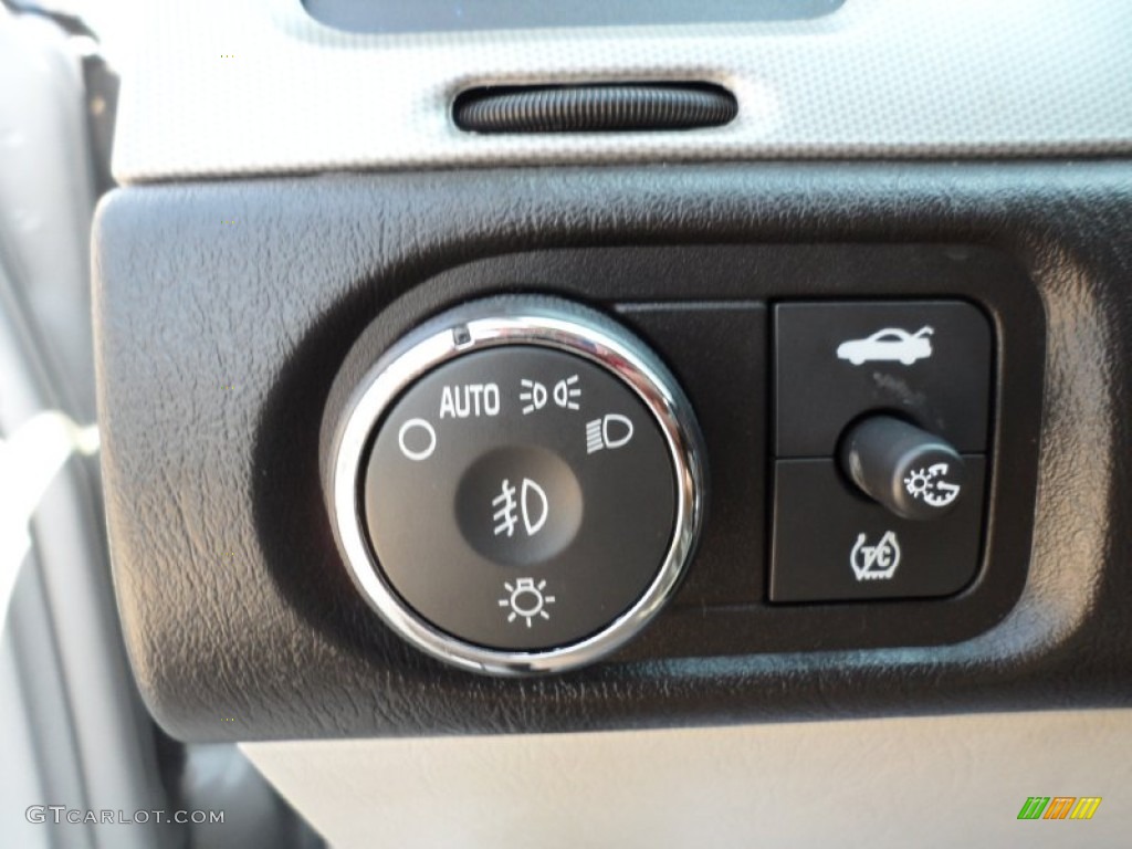 2007 Chevrolet Monte Carlo SS Controls Photo #54138705