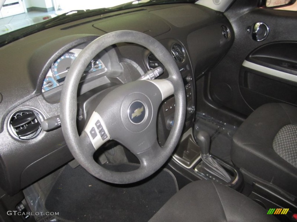 2009 HHR LS - Black / Ebony photo #13