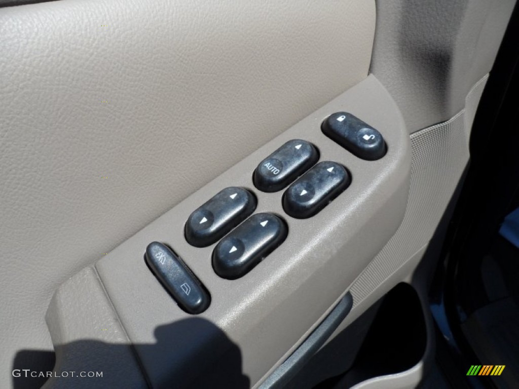 2005 Explorer XLT - Mineral Grey Metallic / Medium Parchment photo #32