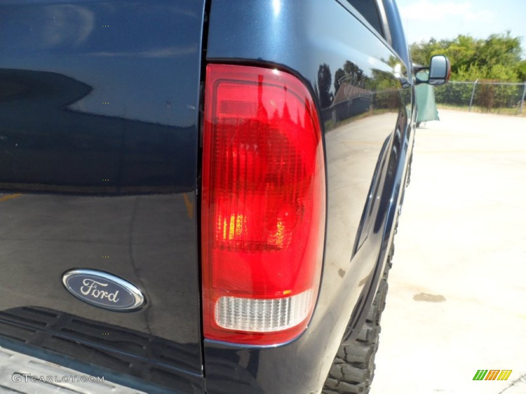 2005 F250 Super Duty Harley Davidson Crew Cab 4x4 - True Blue Metallic / Black photo #26