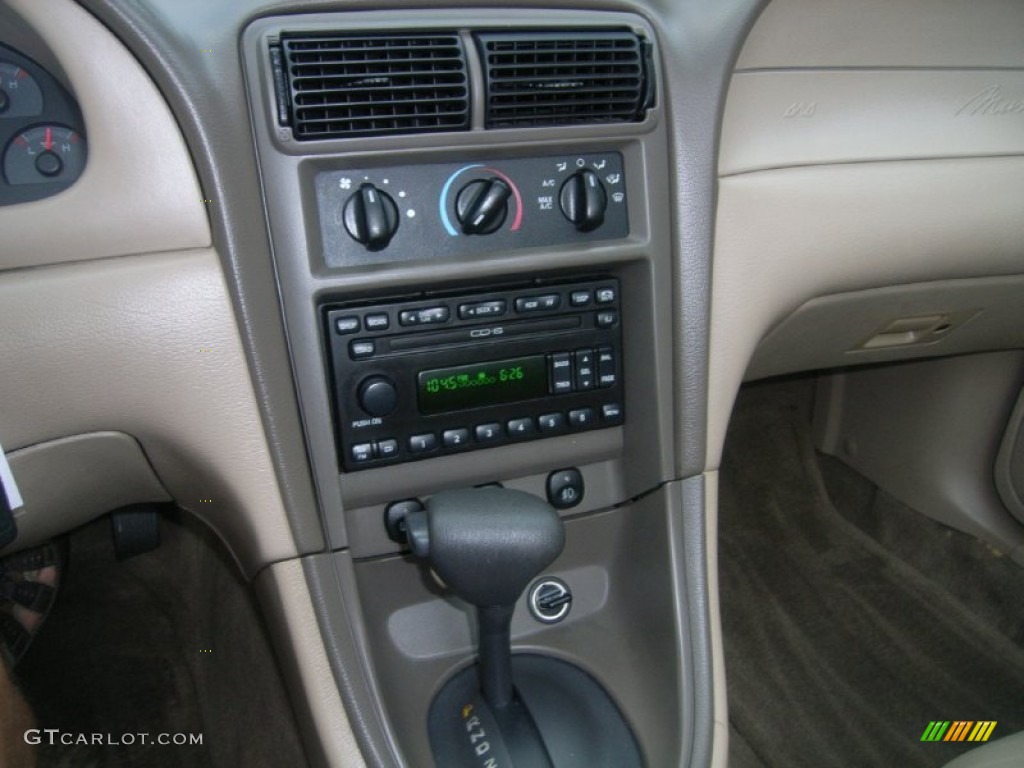 2001 Ford Mustang GT Convertible Controls Photo #54143067