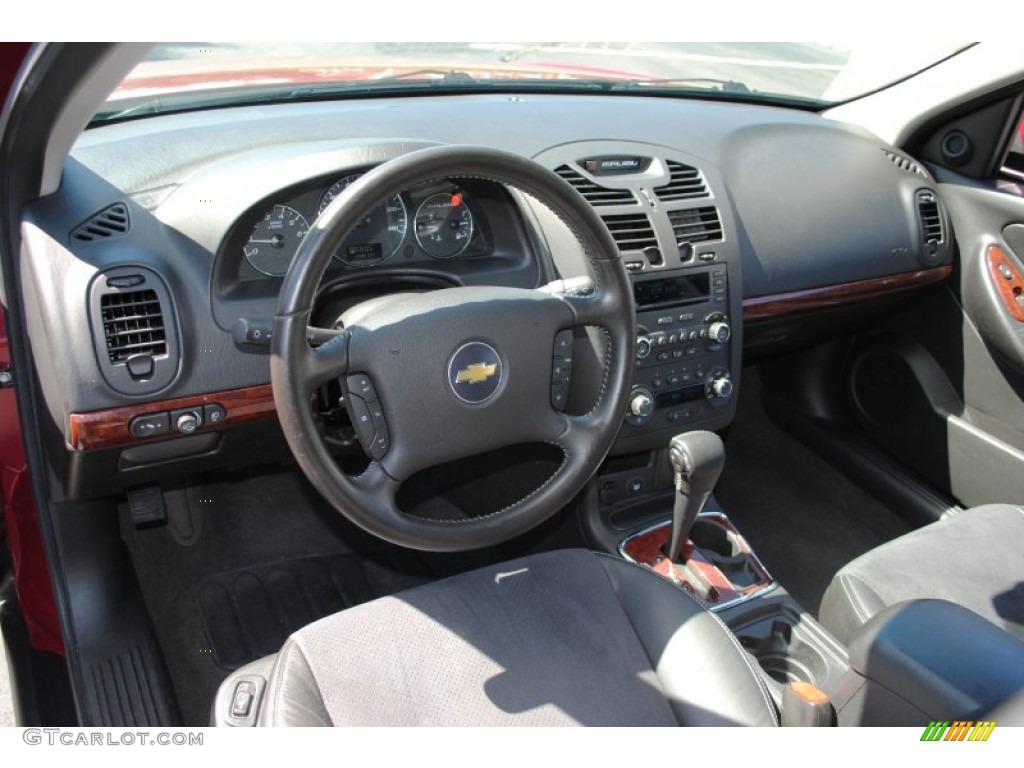 2006 Chevrolet Malibu Maxx LTZ Wagon Dashboard Photos