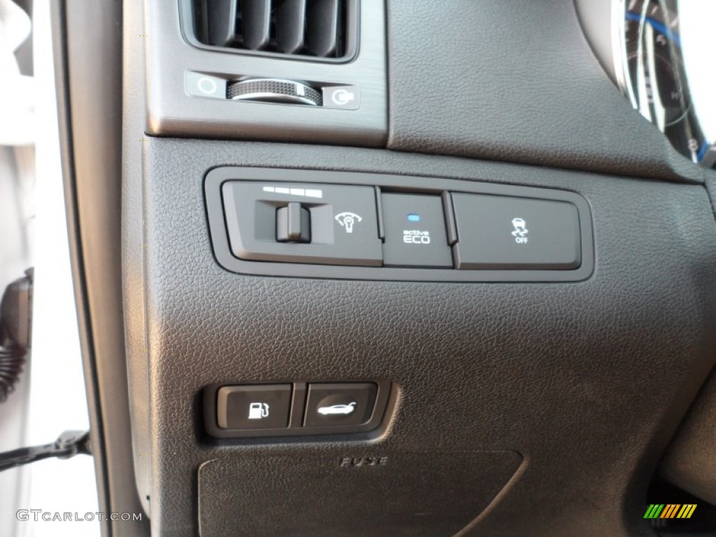 2012 Hyundai Sonata SE Controls Photo #54148569