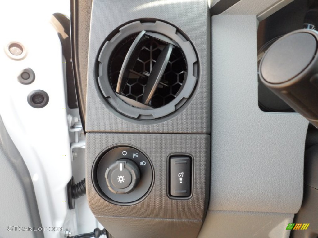 2012 Ford F250 Super Duty XL Regular Cab Controls Photo #54150120
