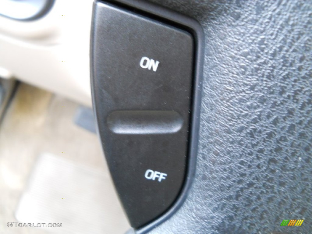 2005 Explorer XLT 4x4 - Black / Medium Parchment photo #10